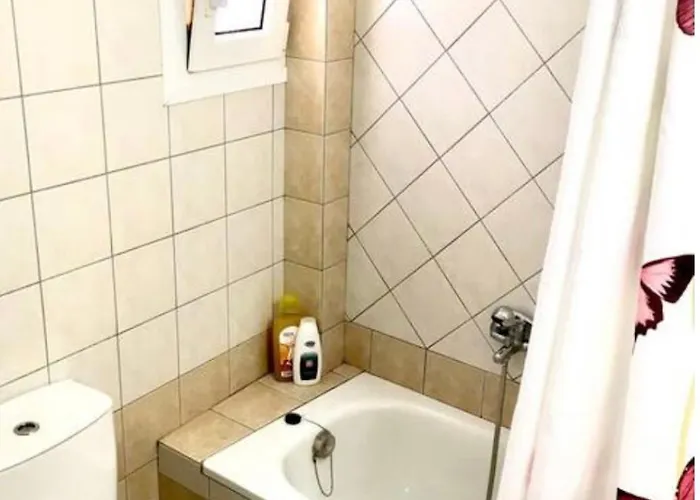 Omonias Apartment *